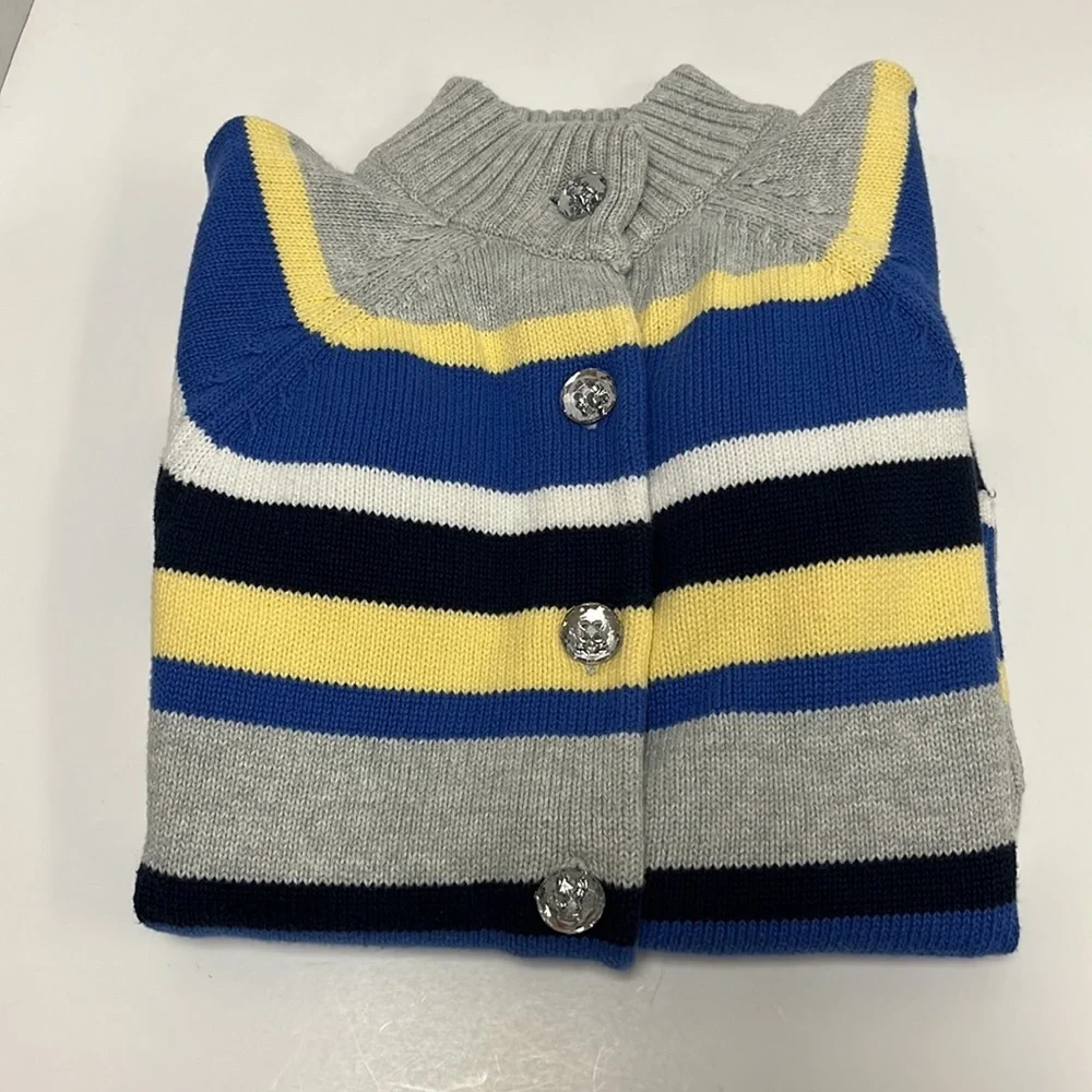 Girls Gymboree sweater! Beautiful button detail!